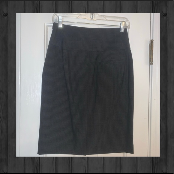 Banana Republic Skirt Grey Wool Pinstripe Pencil - Picture 4 of 4